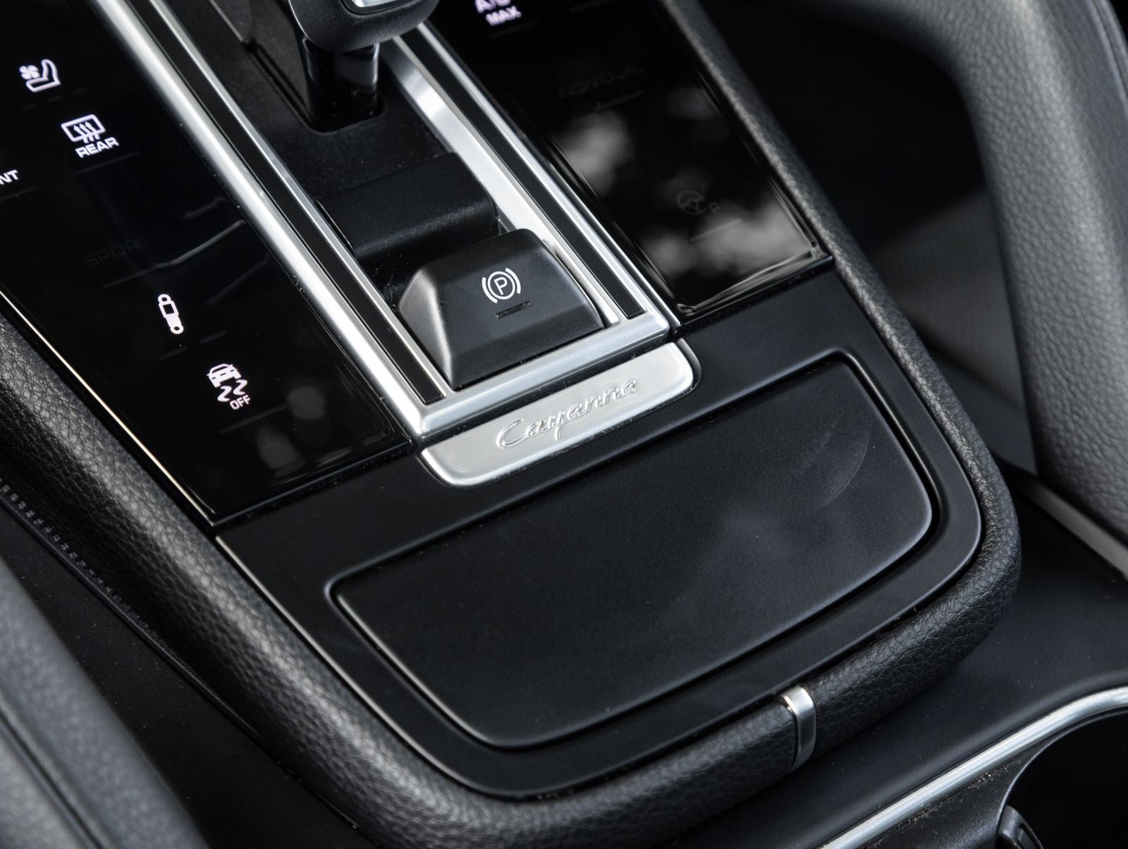 2023 Porsche Cayenne Coupe Platinum Edition