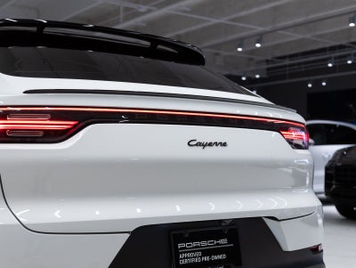 2023 Porsche Cayenne Coupe Platinum Edition