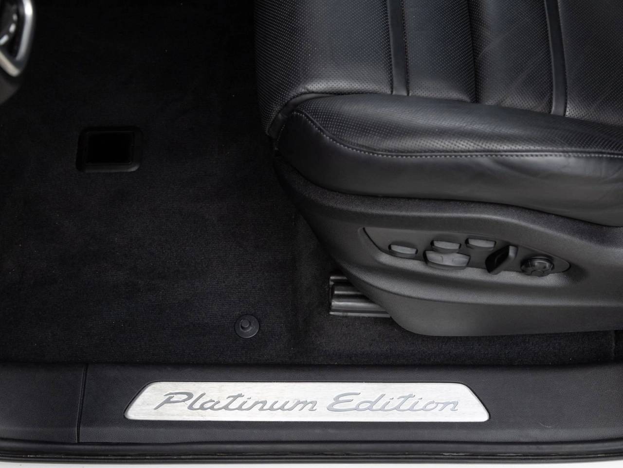 2023 Porsche Cayenne Coupe Platinum Edition