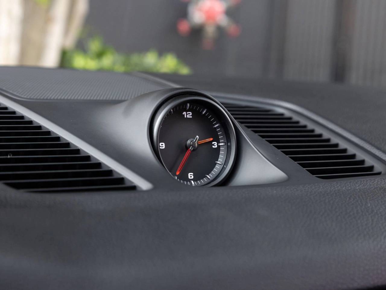 2023 Porsche Cayenne Coupe Platinum Edition