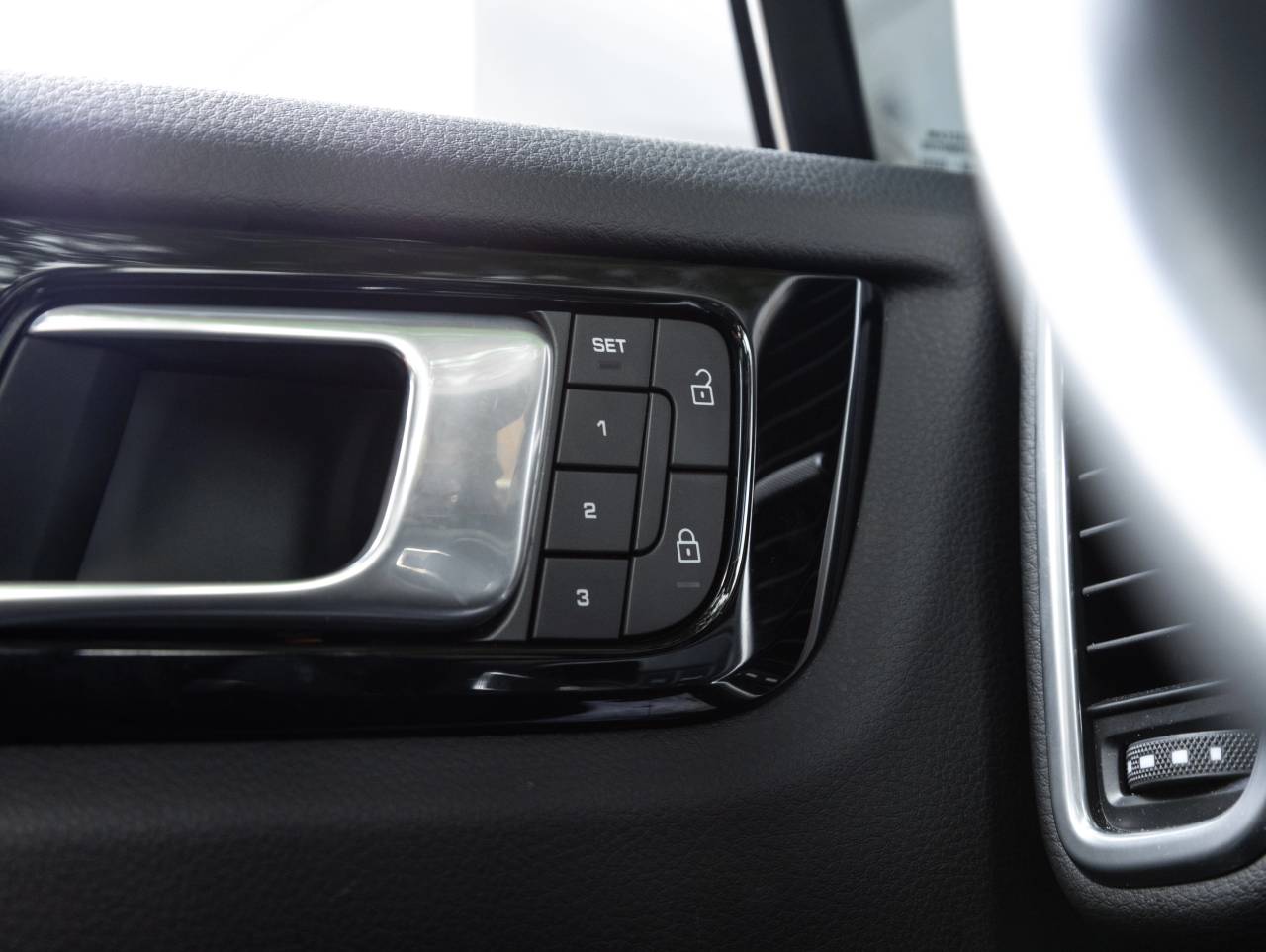 2023 Porsche Cayenne Coupe Platinum Edition