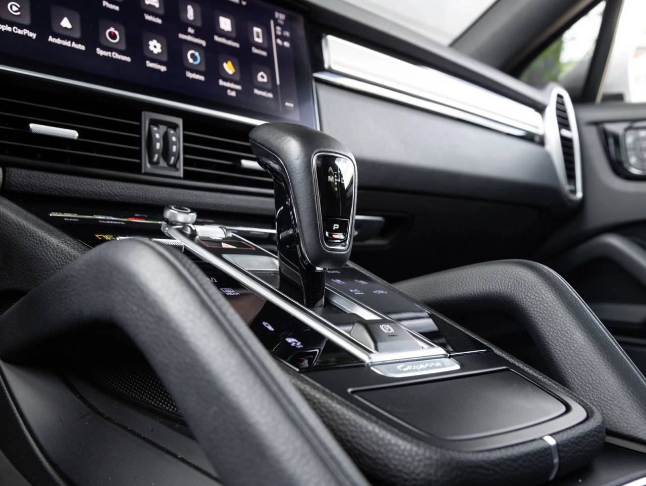 2023 Porsche Cayenne Coupe Platinum Edition