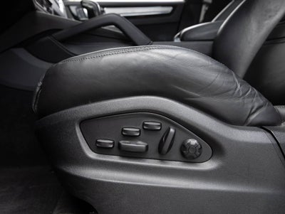 2023 Porsche Cayenne Coupe Platinum Edition