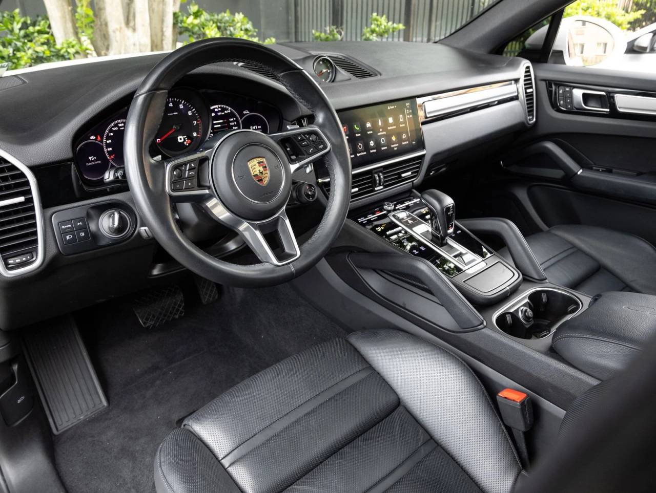 2023 Porsche Cayenne Coupe Platinum Edition