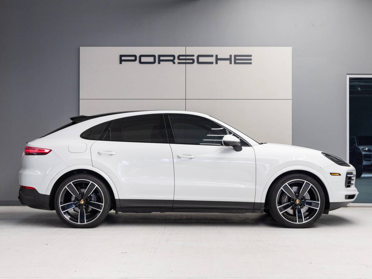 2023 Porsche Cayenne Coupe Platinum Edition