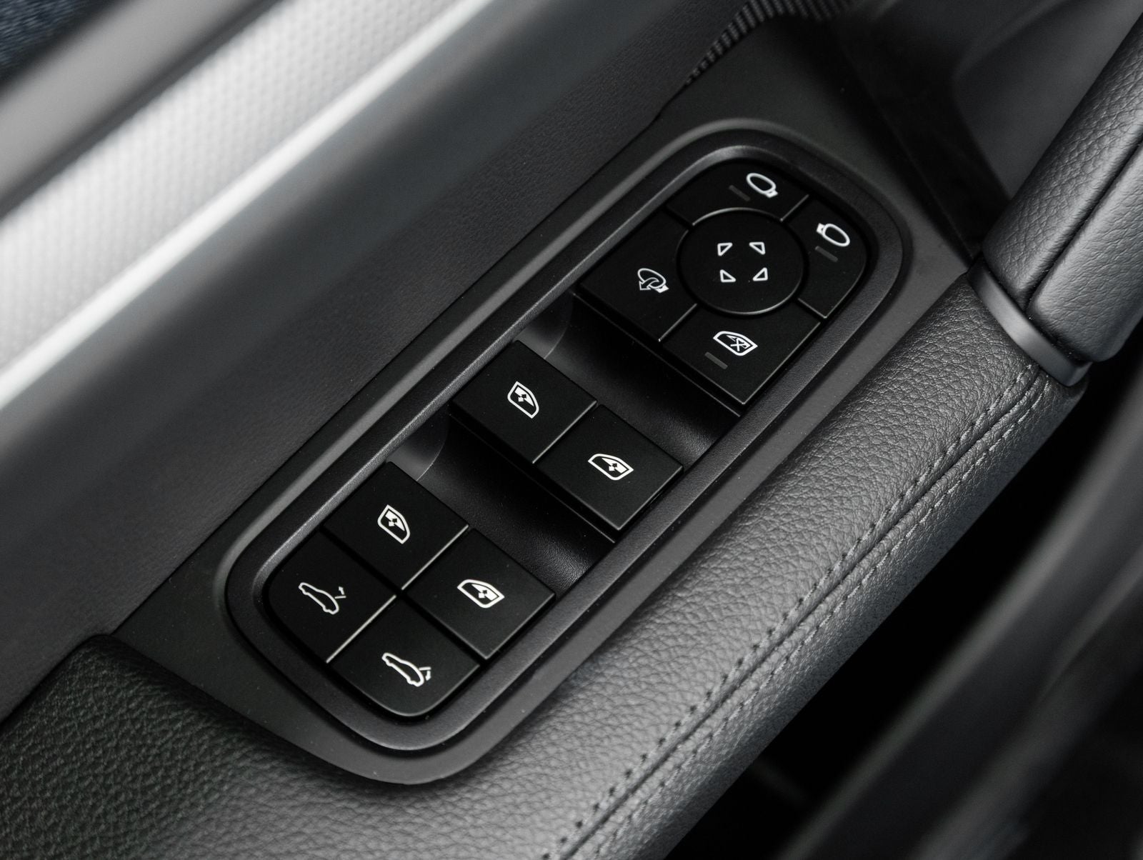 2026 Porsche Cayenne Coupe