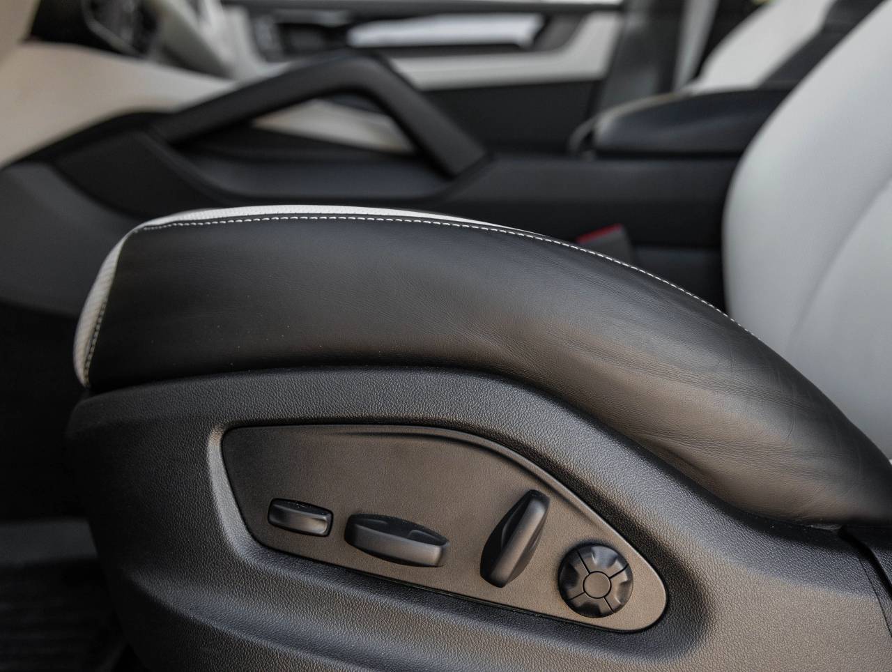 2025 Porsche Cayenne Cayenne Coupe