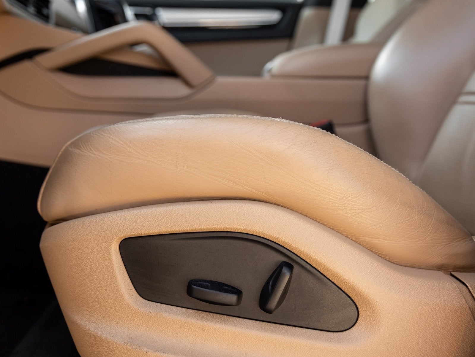 2023 Porsche Cayenne Cayenne Coupe Platinum Edition