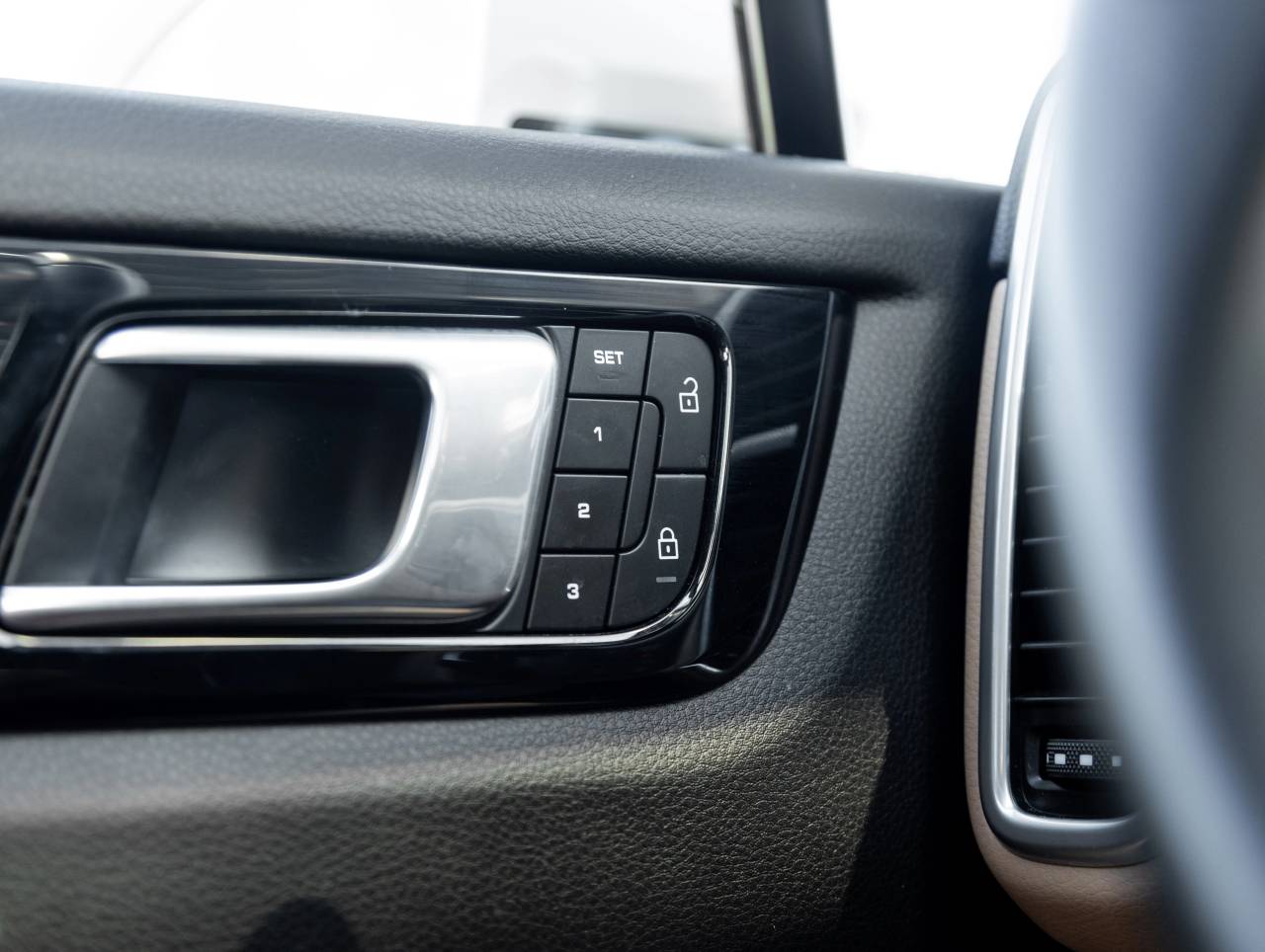 2023 Porsche Cayenne Cayenne Coupe Platinum Edition