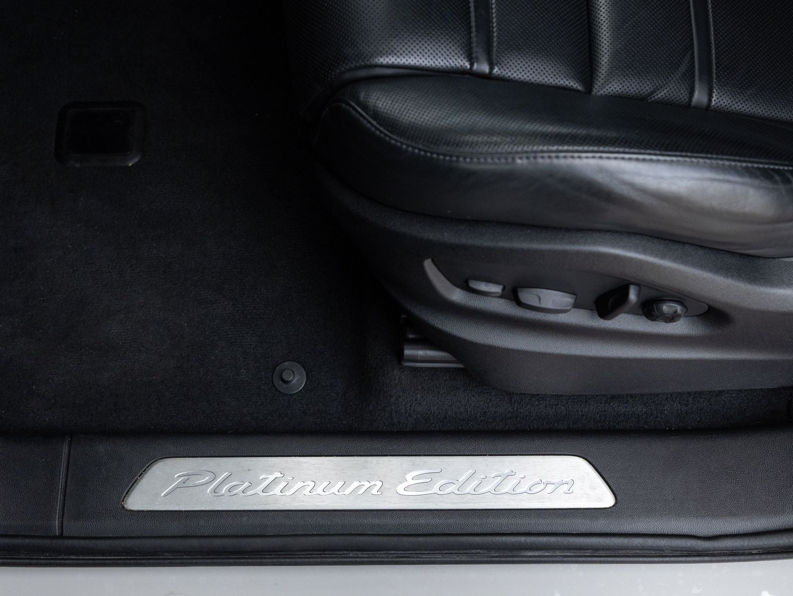 2022 Porsche Cayenne S Coupe Platinum Edition