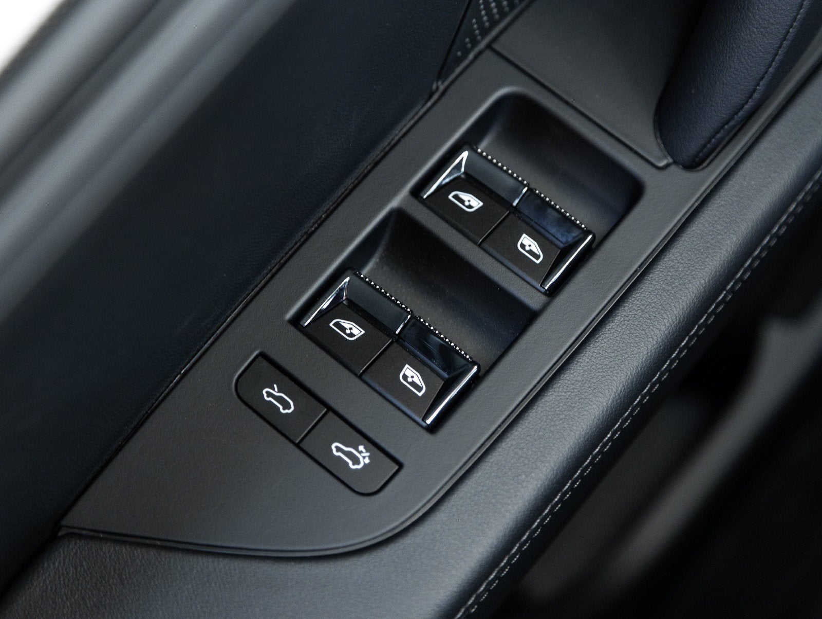 2026 Porsche Cayenne Cayenne S Coupe Electric