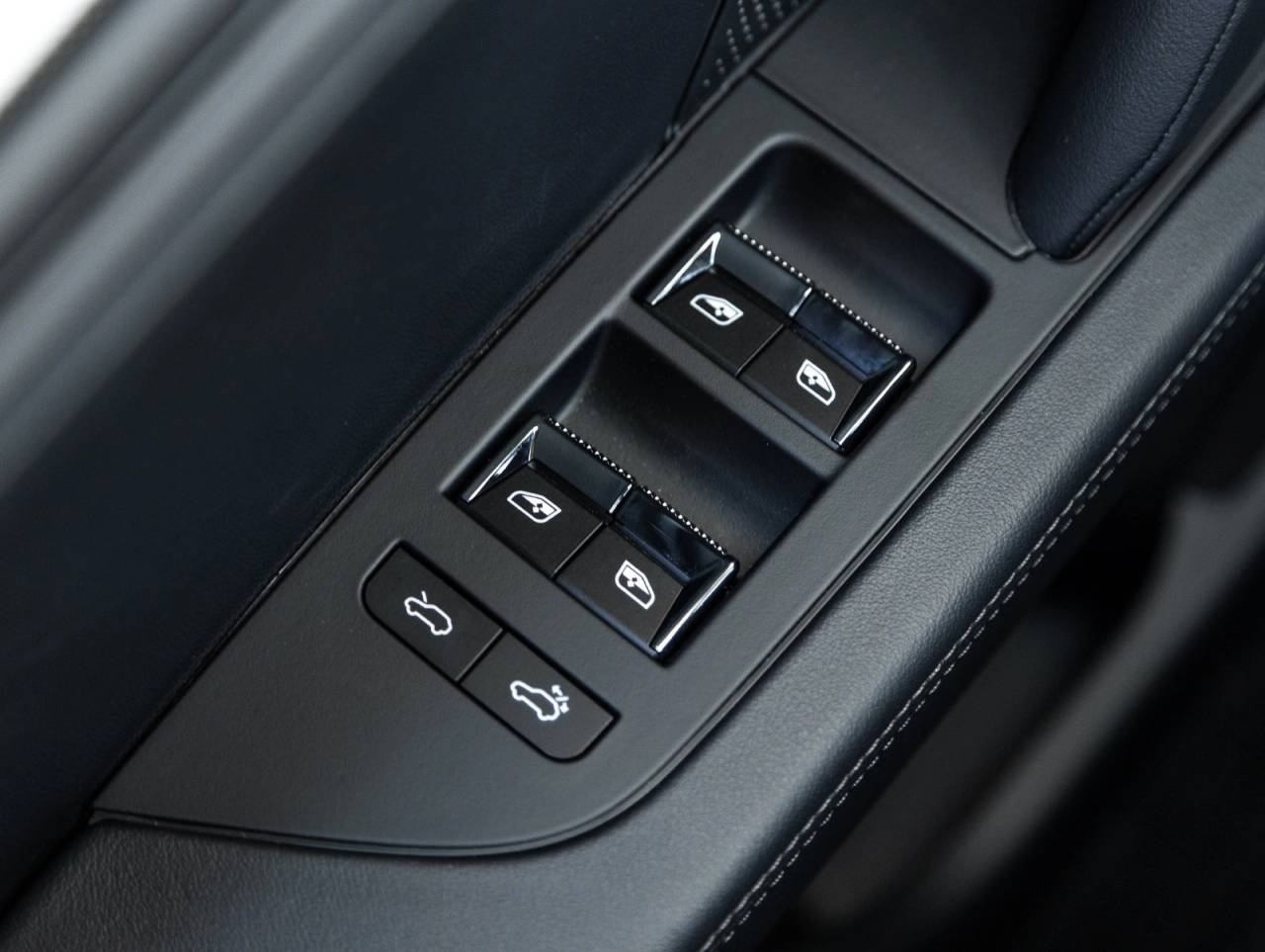 2026 Porsche Cayenne Cayenne S Coupe Electric