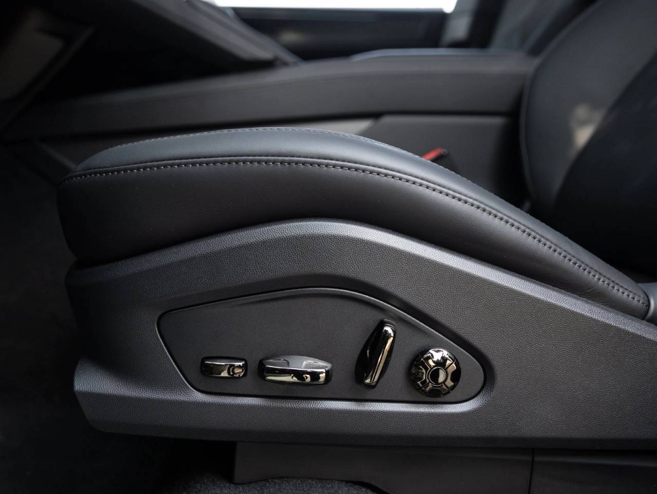 2026 Porsche Cayenne Cayenne S Coupe Electric