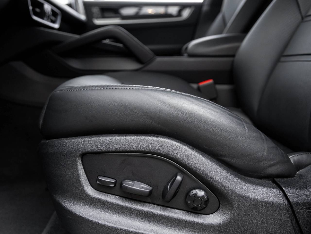 2025 Porsche Cayenne Cayenne E-Hybrid Coupe