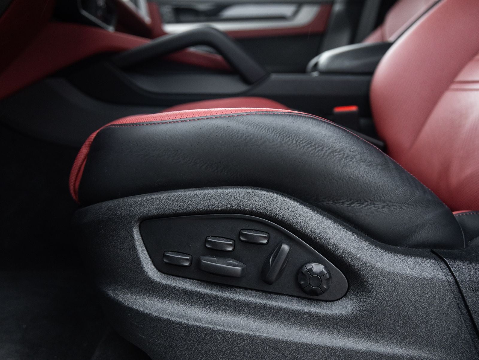 2025 Porsche Cayenne E-Hybrid Coupe