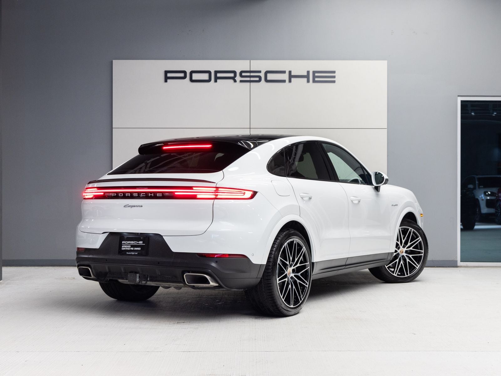 2025 Porsche Cayenne E-Hybrid Coupe