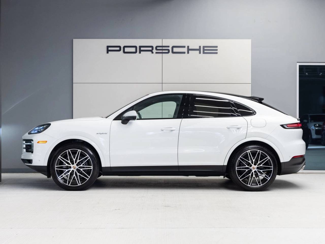 2025 Porsche Cayenne E-Hybrid Coupe