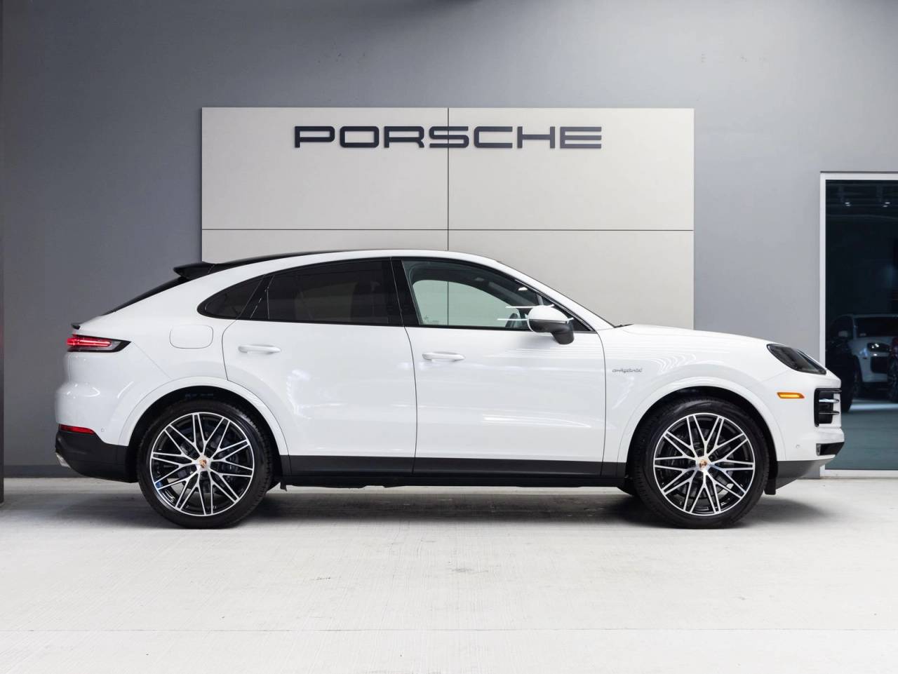 2025 Porsche Cayenne E-Hybrid Coupe