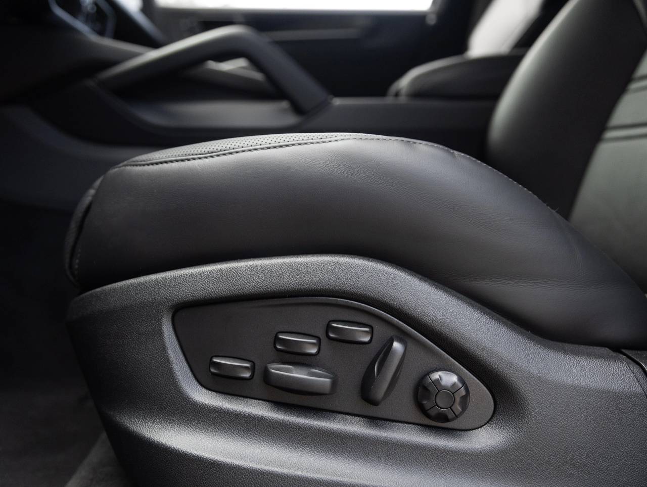 2026 Porsche Cayenne Cayenne GTS Coupe