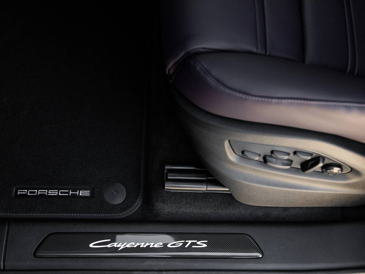 2026 Porsche Cayenne Cayenne GTS Coupe