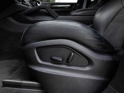 2022 Porsche Cayenne Cayenne Turbo GT (MY22)