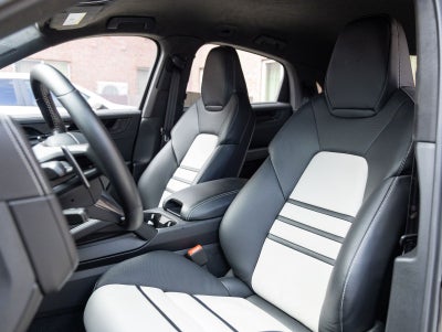 2025 Porsche Cayenne Turbo GT