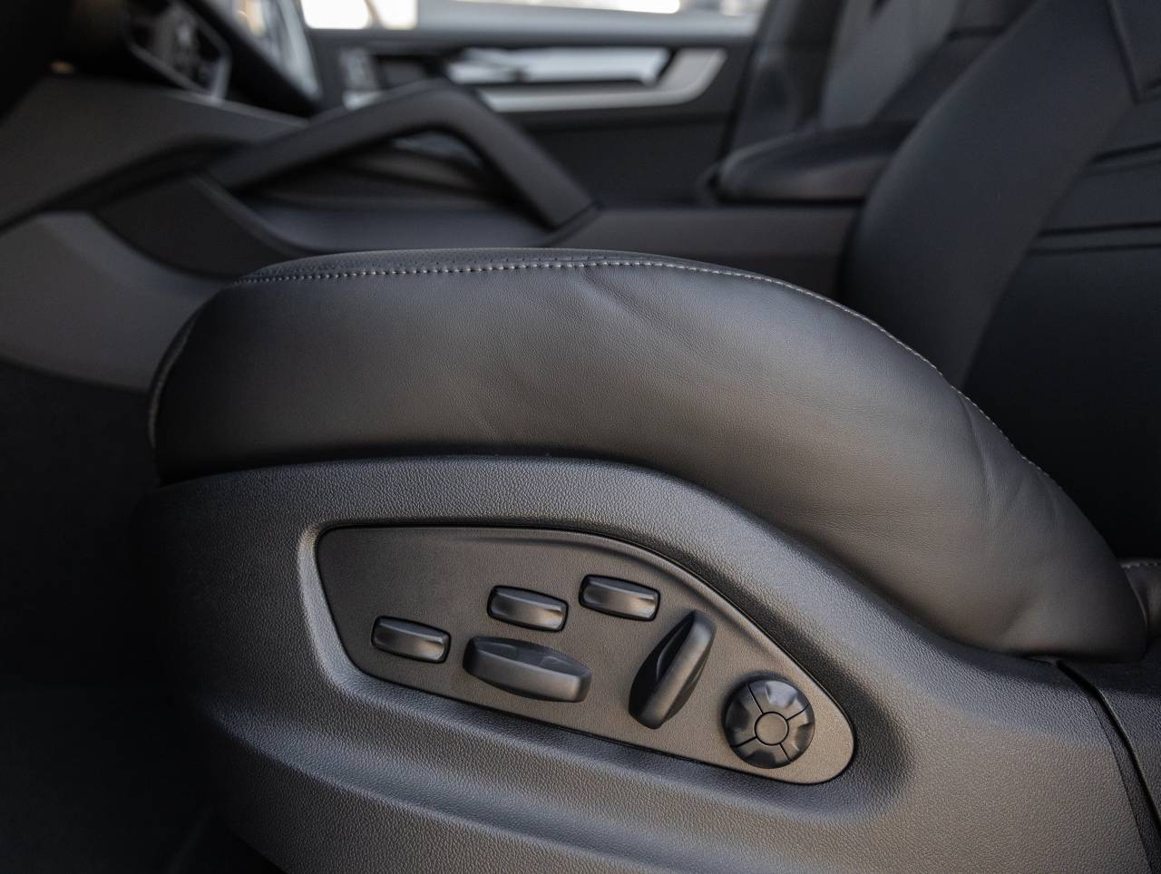 2026 Porsche Cayenne Cayenne S Coupe