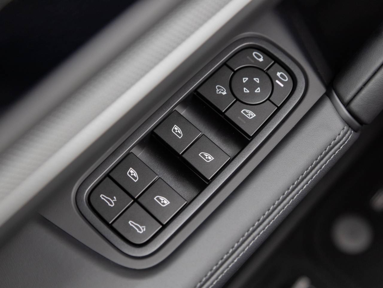 2025 Porsche Cayenne Cayenne S Coupe