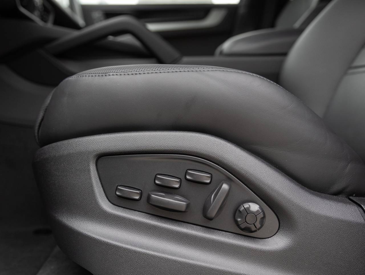 2025 Porsche Cayenne Cayenne S Coupe