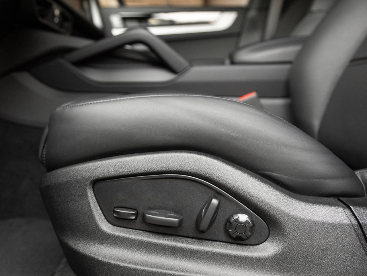 2026 Porsche Cayenne Cayenne S Coupe
