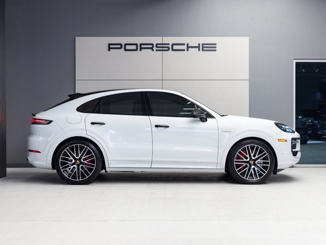 2024 Porsche Cayenne Cayenne Turbo E-Hybrid Coupe