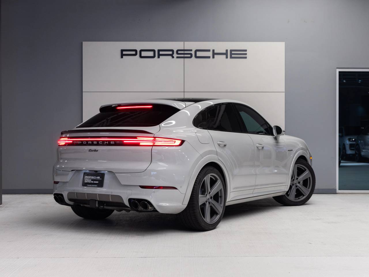 2026 Porsche Cayenne Cayenne Turbo E-Hybrid Coupe