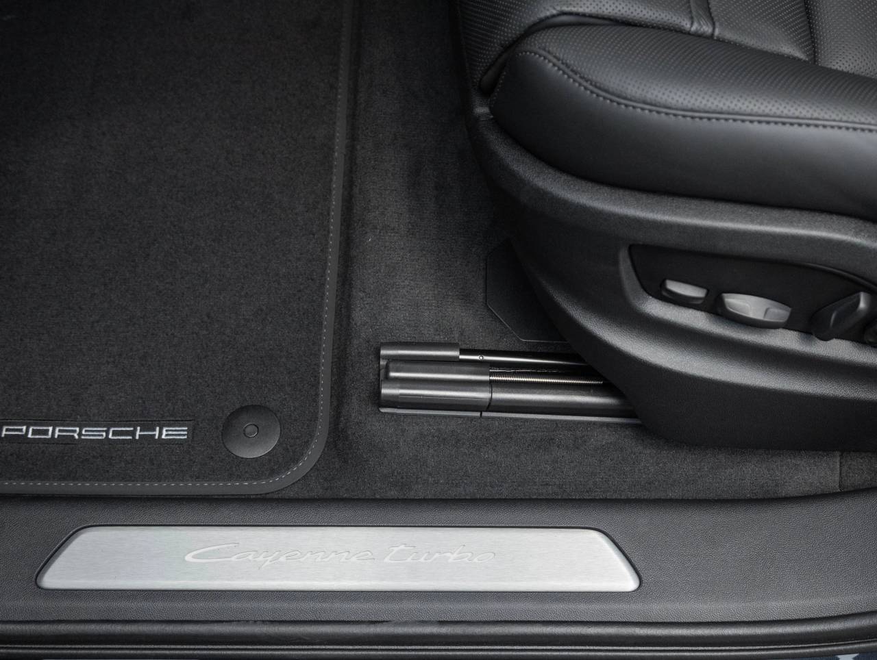 2025 Porsche Cayenne Cayenne Turbo E-Hybrid Coupe