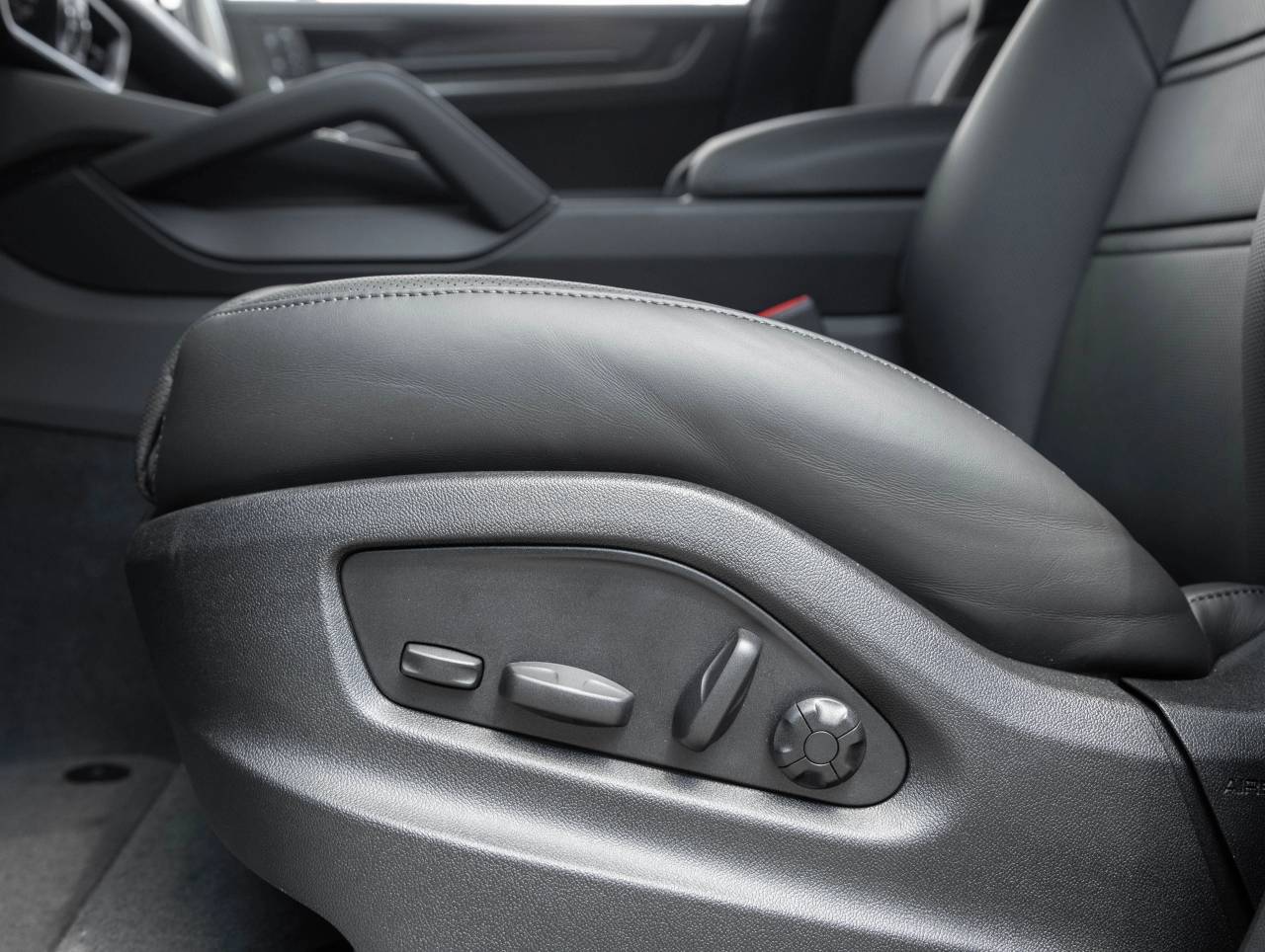 2025 Porsche Cayenne Cayenne Turbo E-Hybrid Coupe