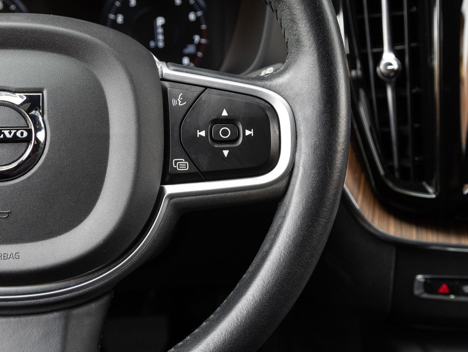 2021 Volvo XC60 Momentum