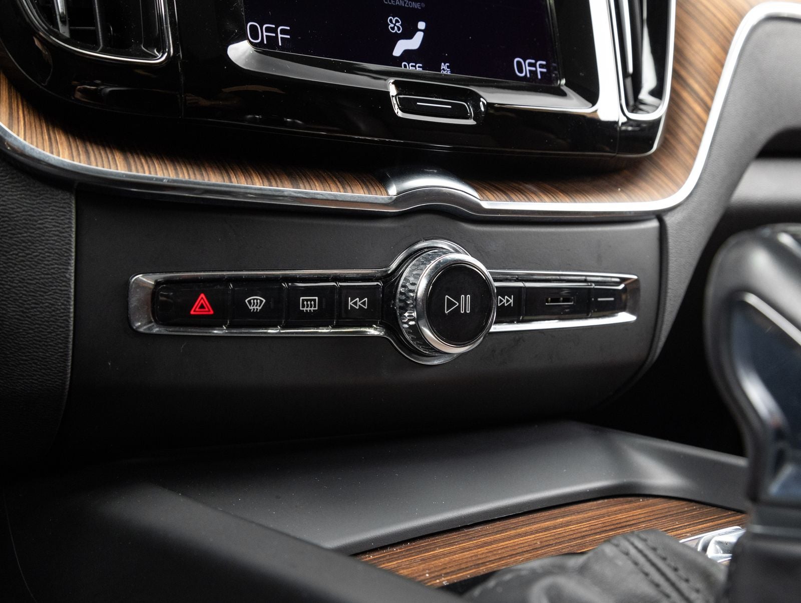 2021 Volvo XC60 Momentum