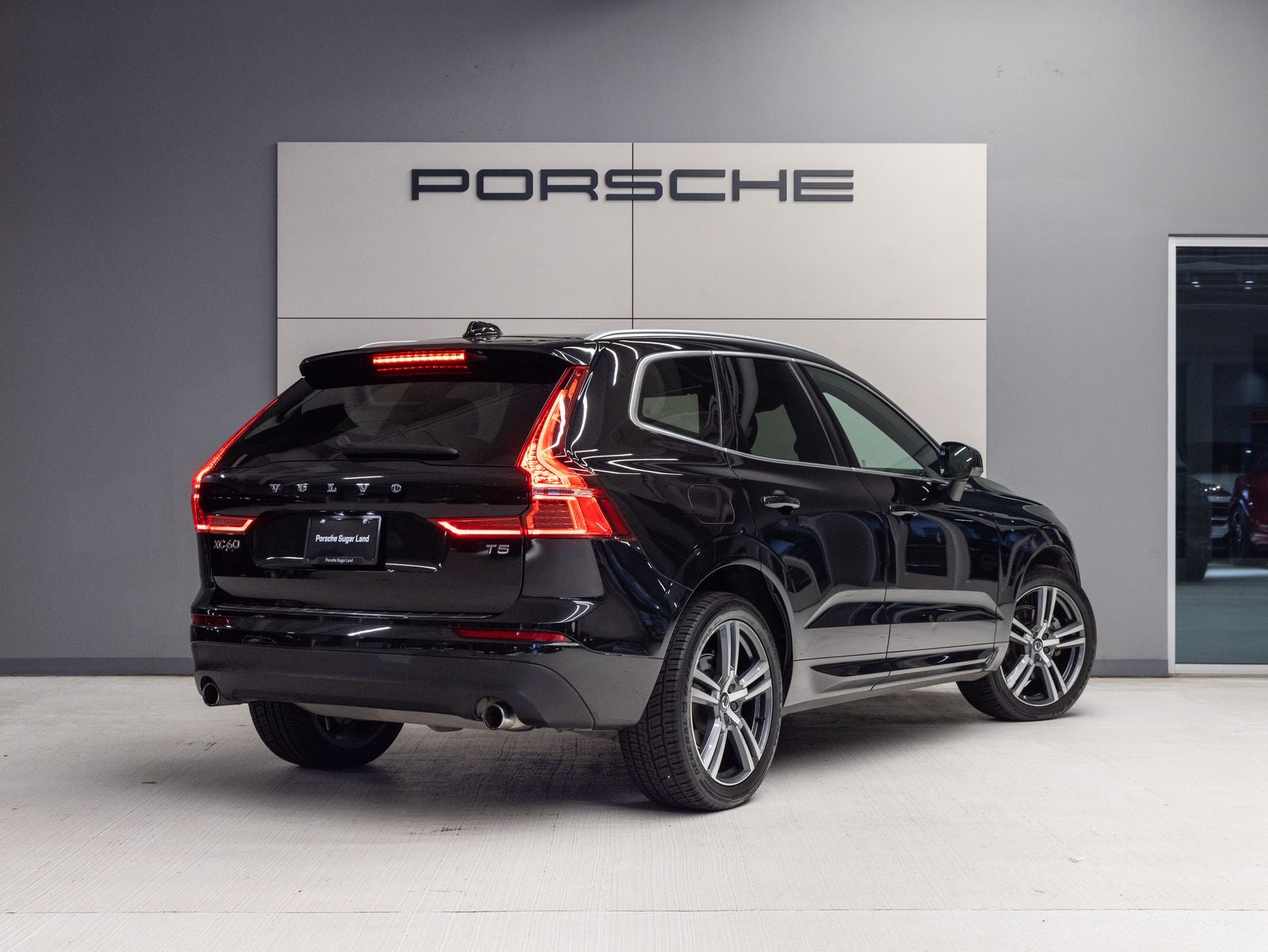 2021 Volvo XC60 Momentum