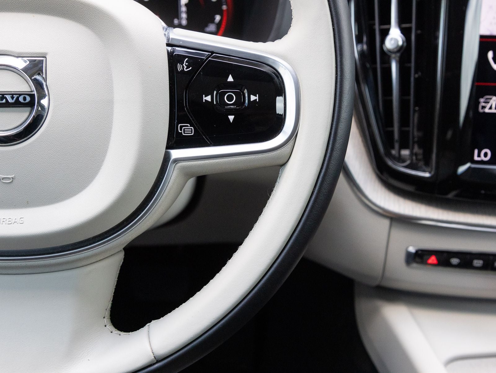 2020 Volvo XC60 Inscription