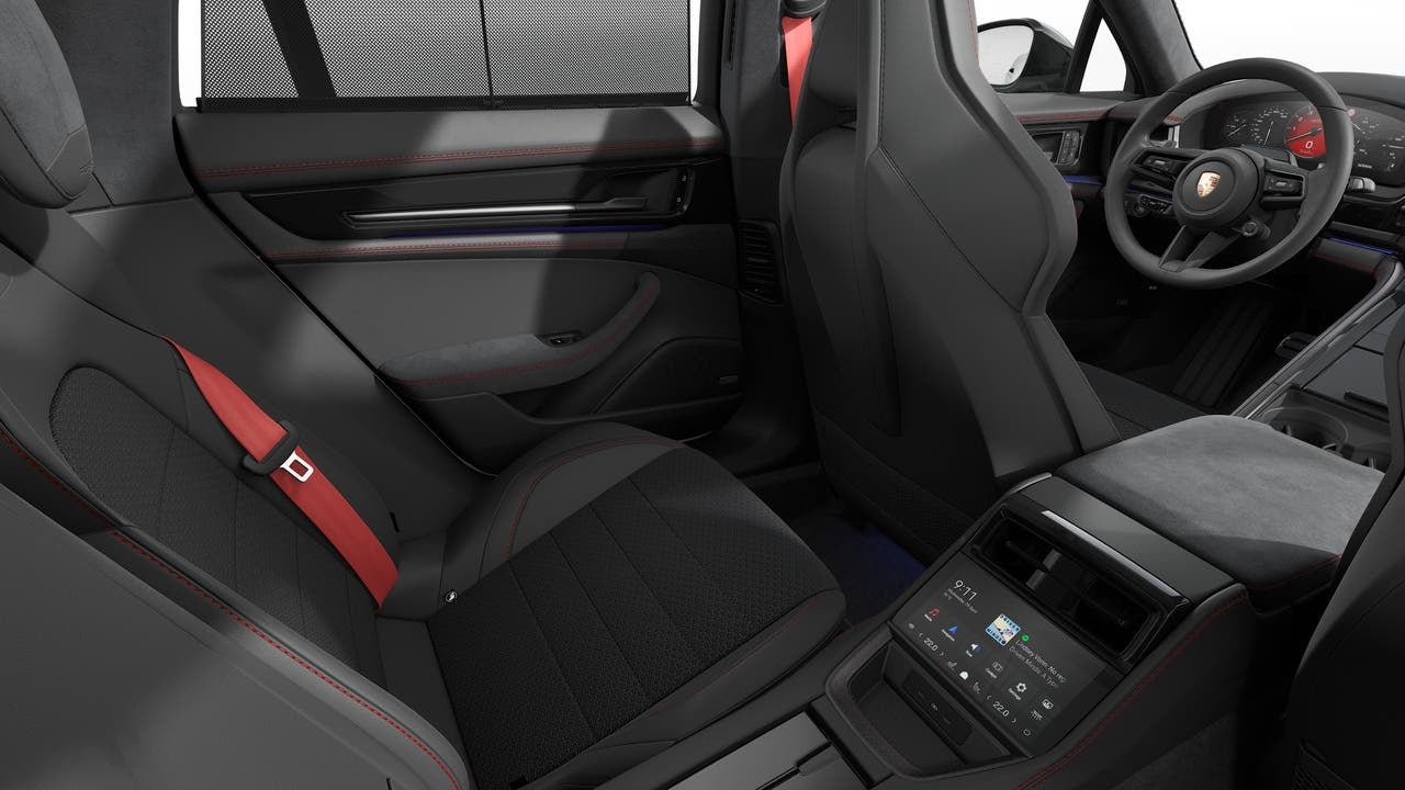 2027 Porsche Panamera Panamera GTS