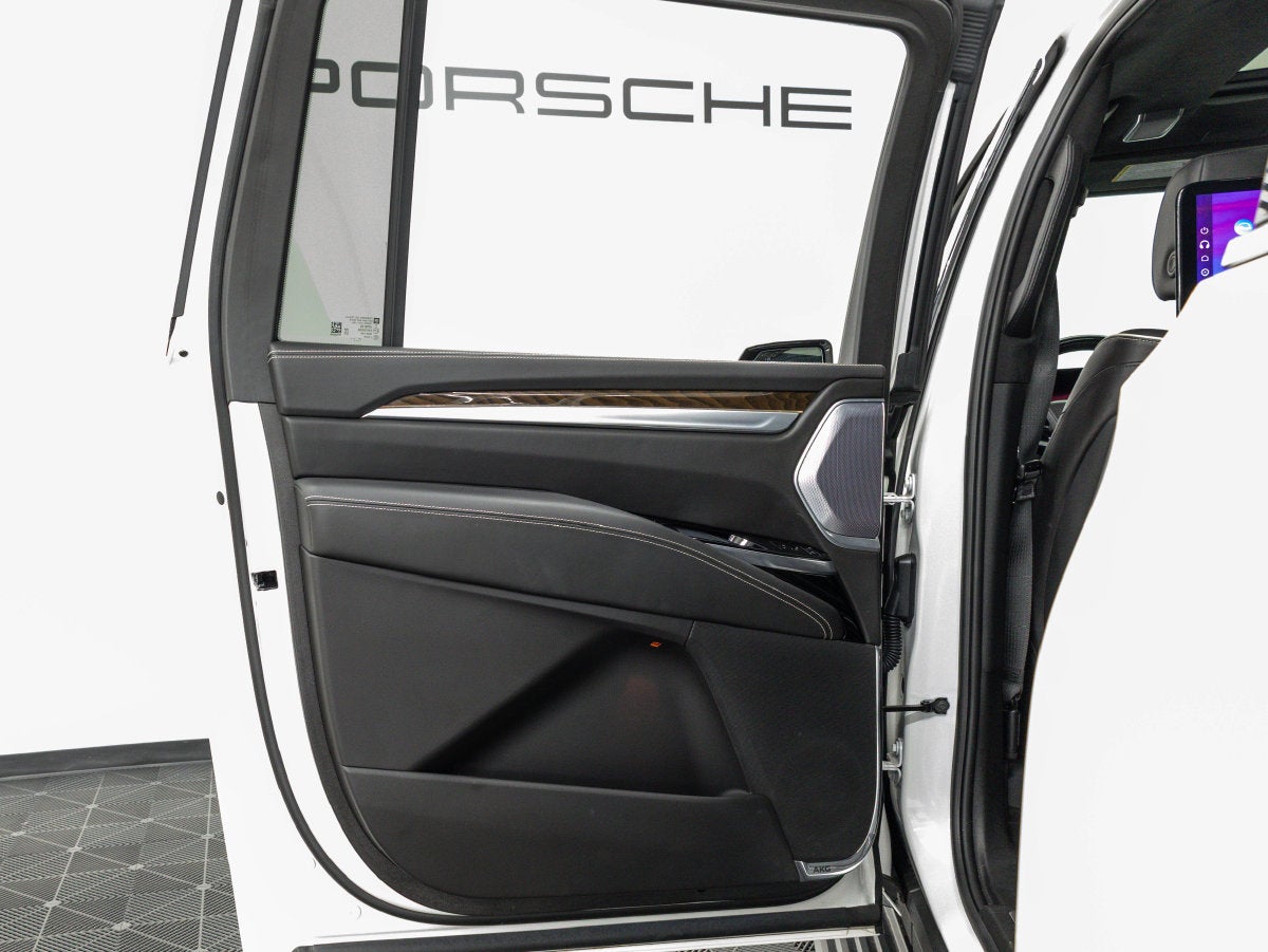 2025 Cadillac Escalade ESV Premium Luxury Platinum
