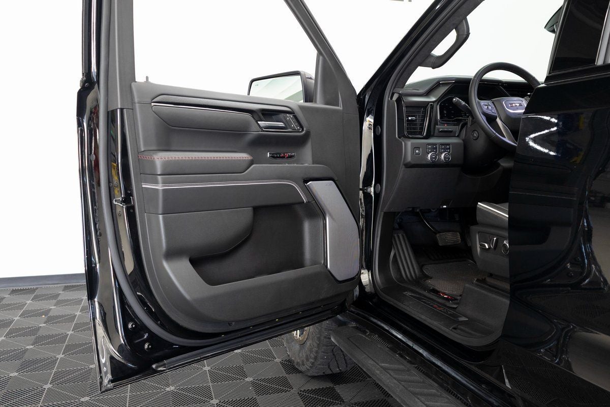 2025 GMC Sierra 1500 AT4X