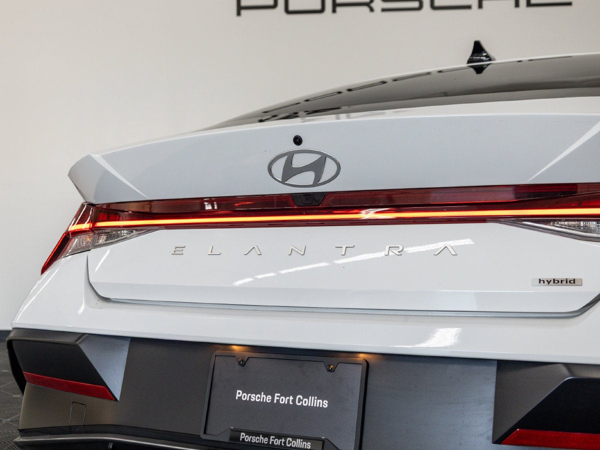 2025 Hyundai Elantra Hybrid Limited