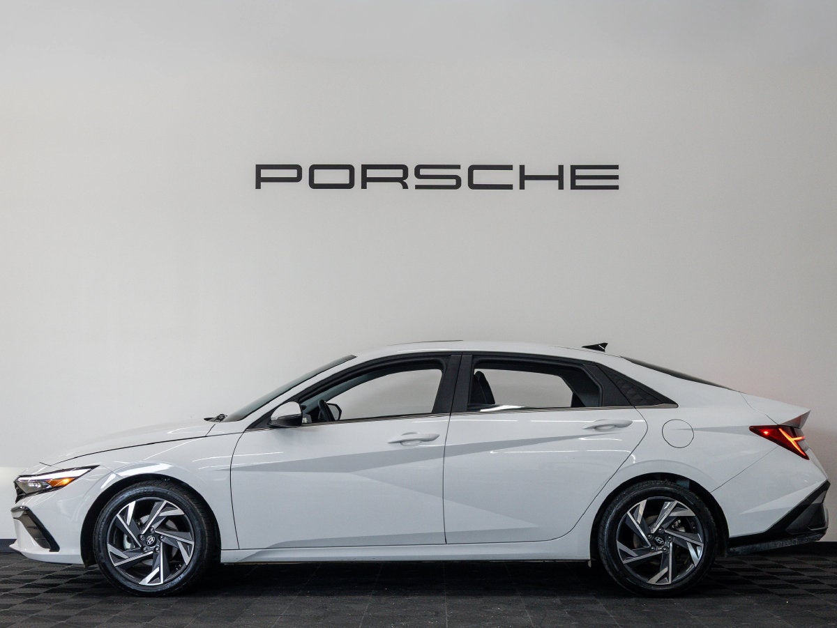 2025 Hyundai Elantra Hybrid Limited
