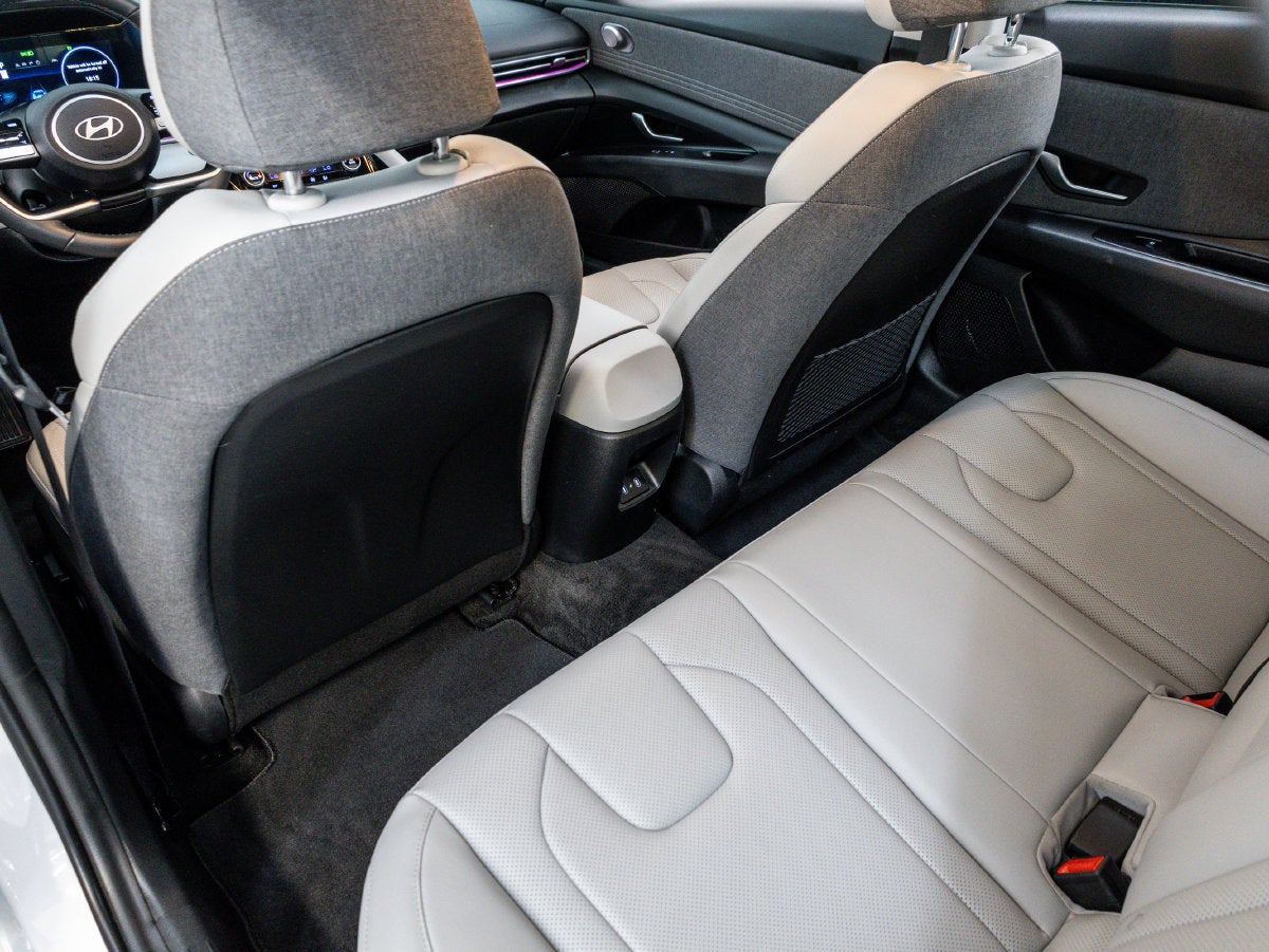 2025 Hyundai Elantra Hybrid Limited