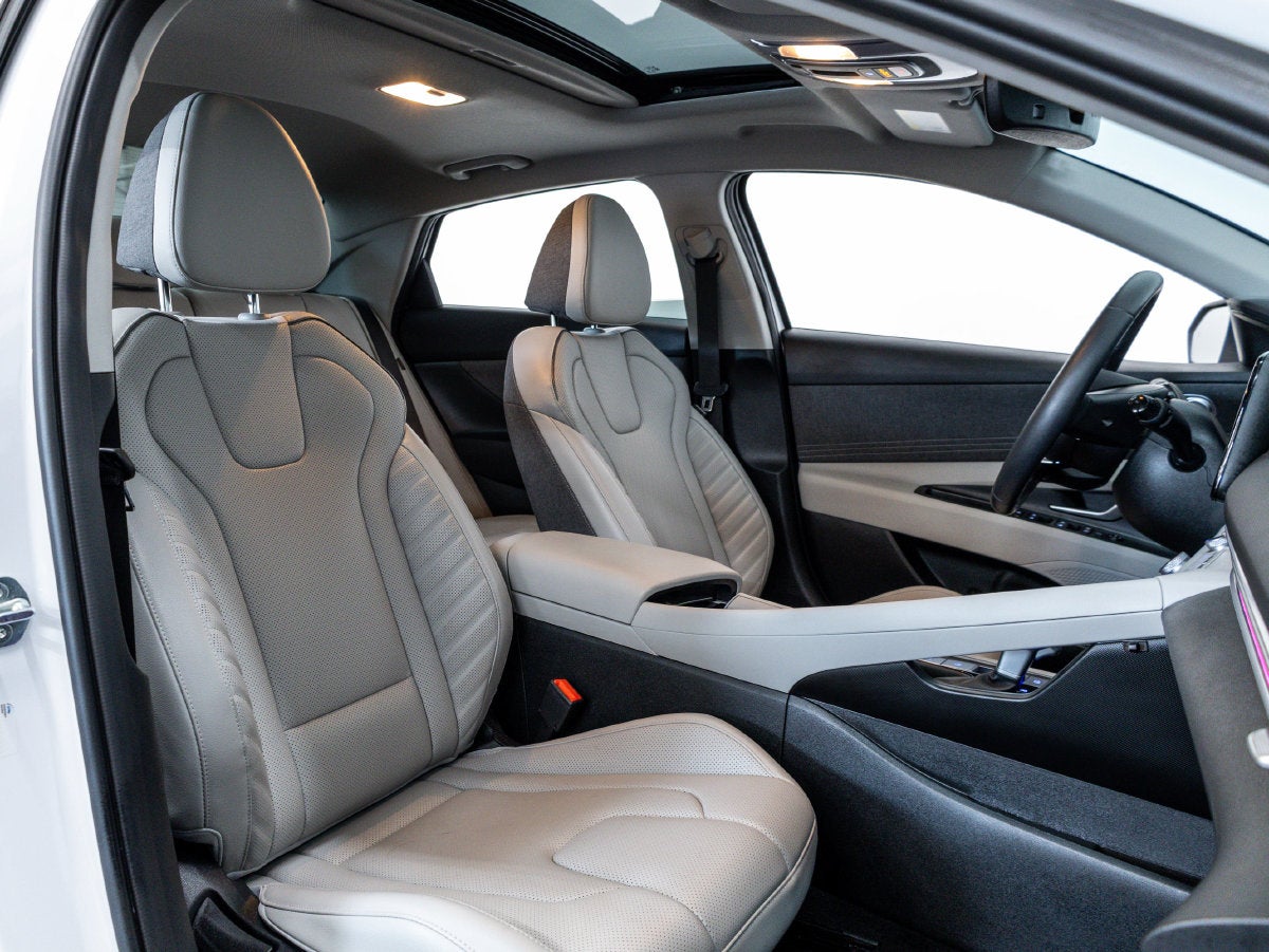 2025 Hyundai Elantra Hybrid Limited