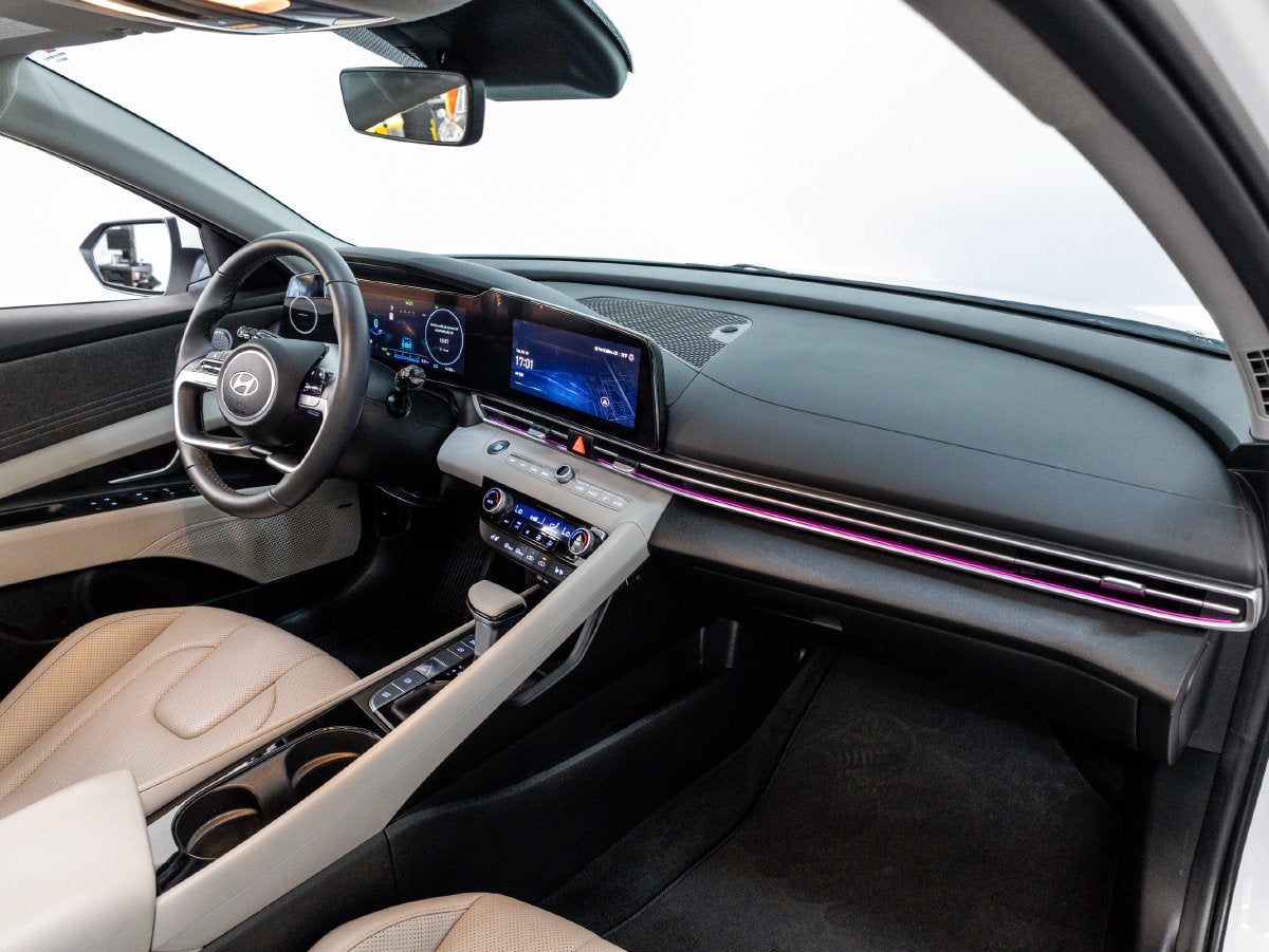 2025 Hyundai Elantra Hybrid Limited