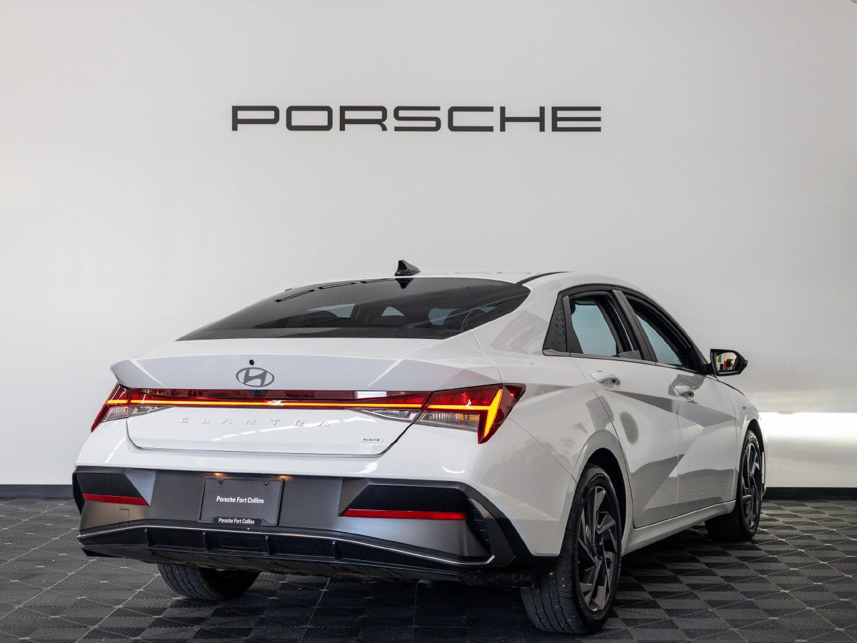 2025 Hyundai Elantra Hybrid Limited