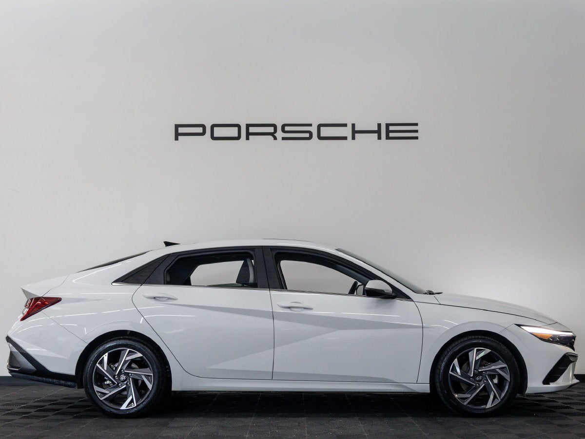 2025 Hyundai Elantra Hybrid Limited