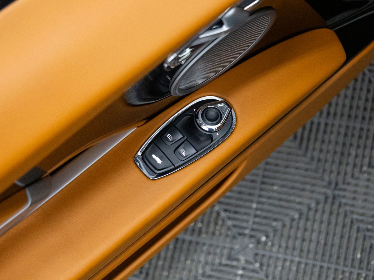 2017 Aston Martin DB11 Base
