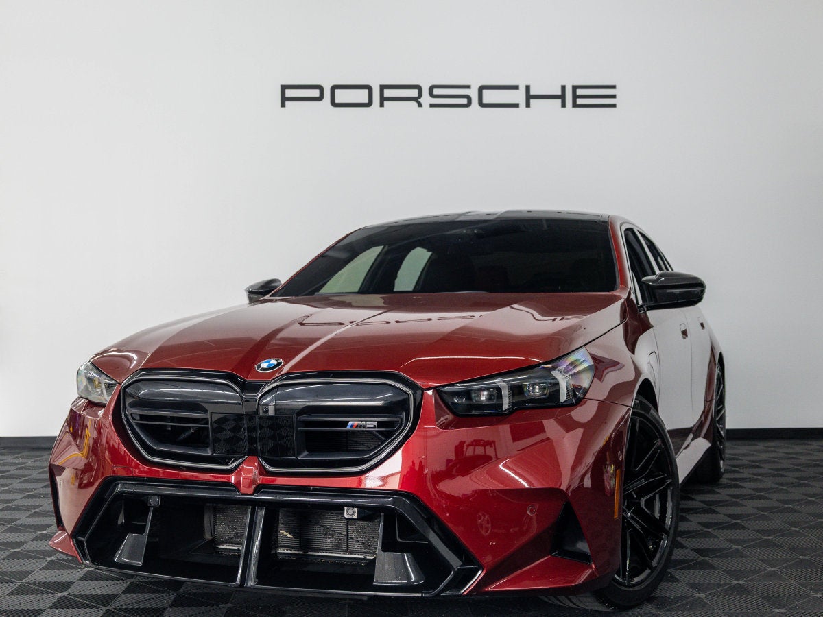 2025 BMW M5
